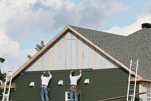 Professional Vinyl Siding technician working in Hudson, NY